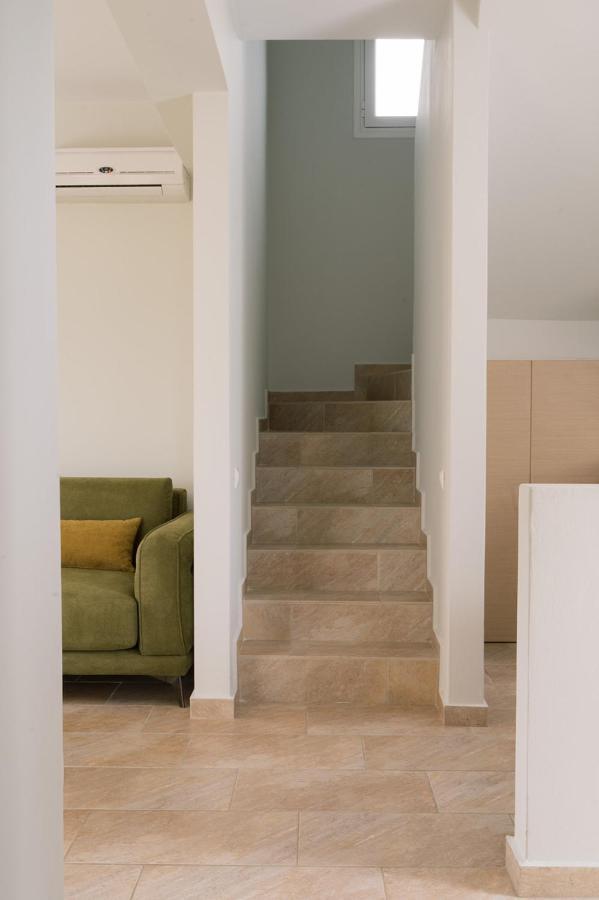 Vasilopoulos Residences - Villa Emelia With Shared Pool アルゴストリオン エクステリア 写真