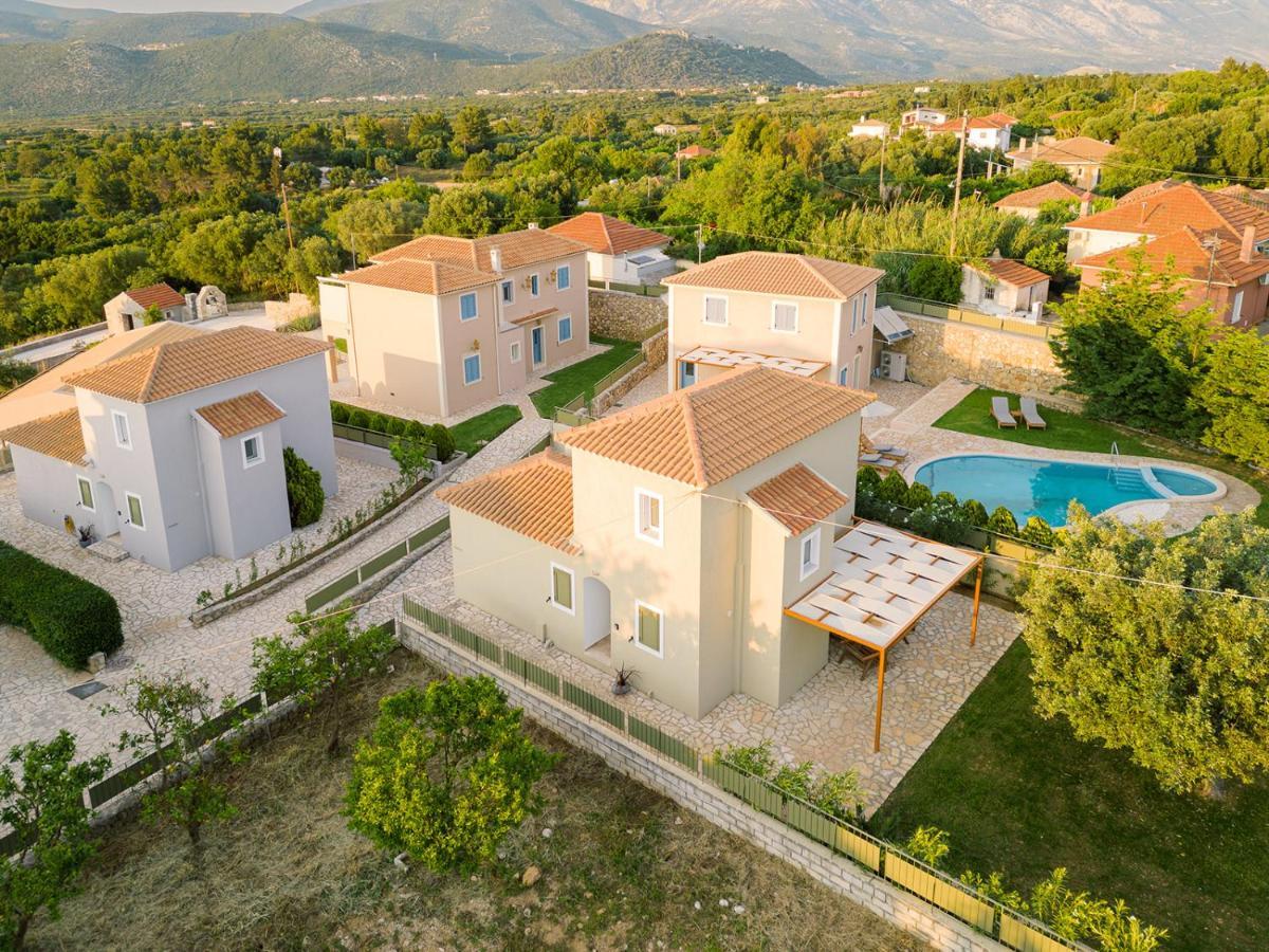 Vasilopoulos Residences - Villa Emelia With Shared Pool アルゴストリオン エクステリア 写真