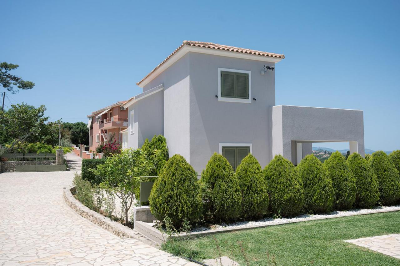 Vasilopoulos Residences - Villa Emelia With Shared Pool アルゴストリオン エクステリア 写真
